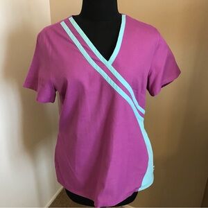 Urbane scrub top Size Small Grape Aqua contrast piping. V Neck Short sleeve